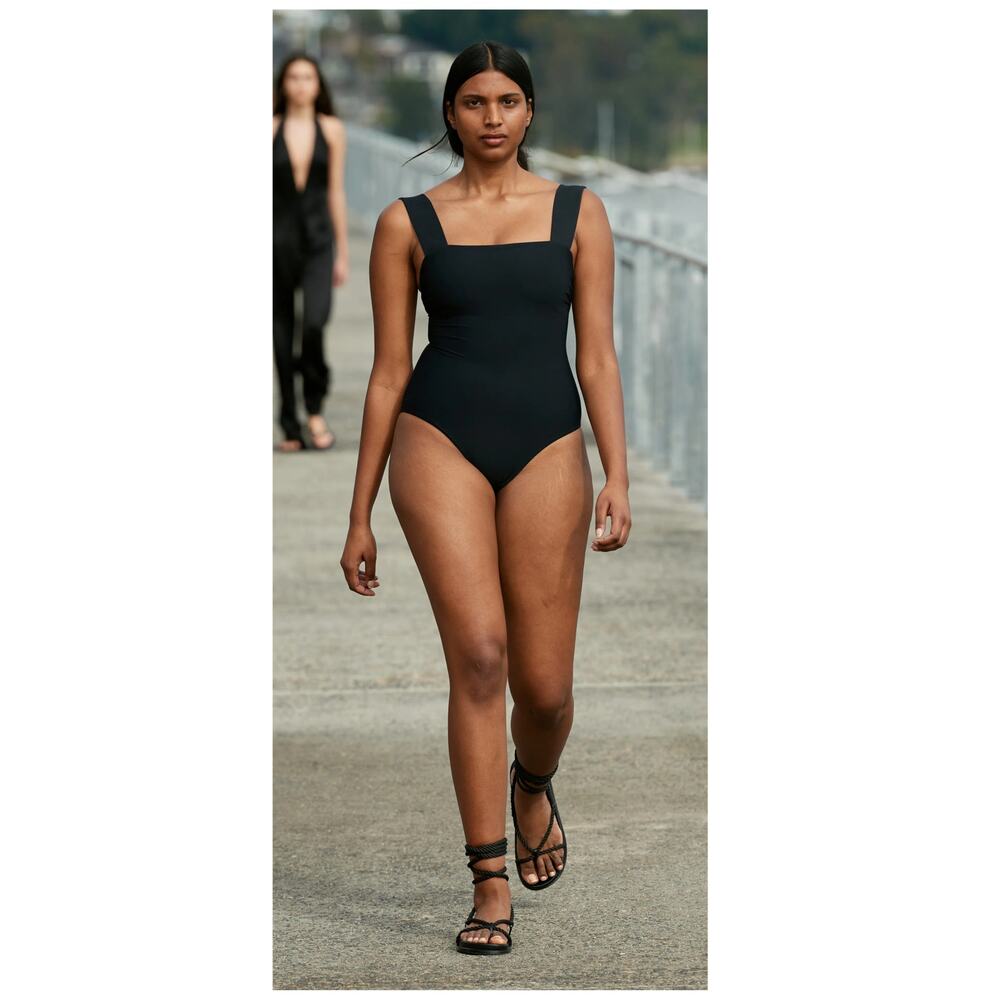 BONDI BORN Gwen Sculpteur Swimsuit Size Medium